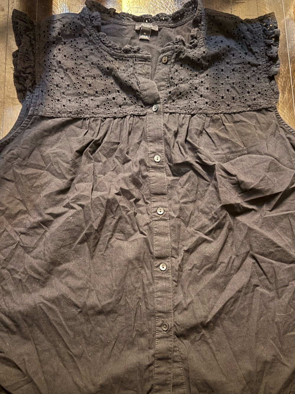 Ann Taylor Black Eyelet Yoke Button-Front Sleeveless Top XL